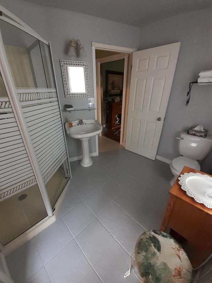 A Hidden Gem Bed And Breakfast Windsor Exterior photo